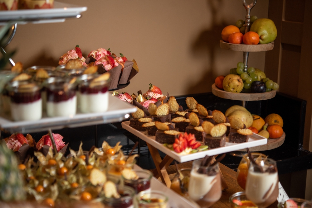 Pasticceria crudista. Shutterstock_by_mtr