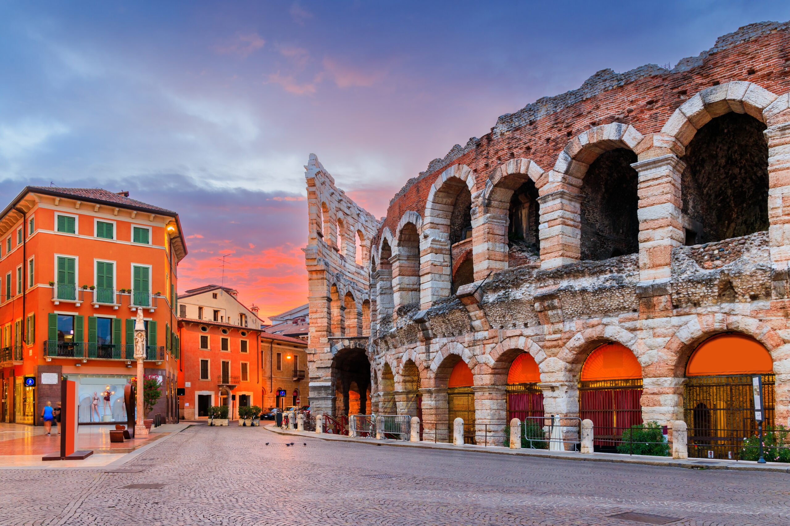 Italia romantica, Arena di Verona. Shutterstock by SCStock