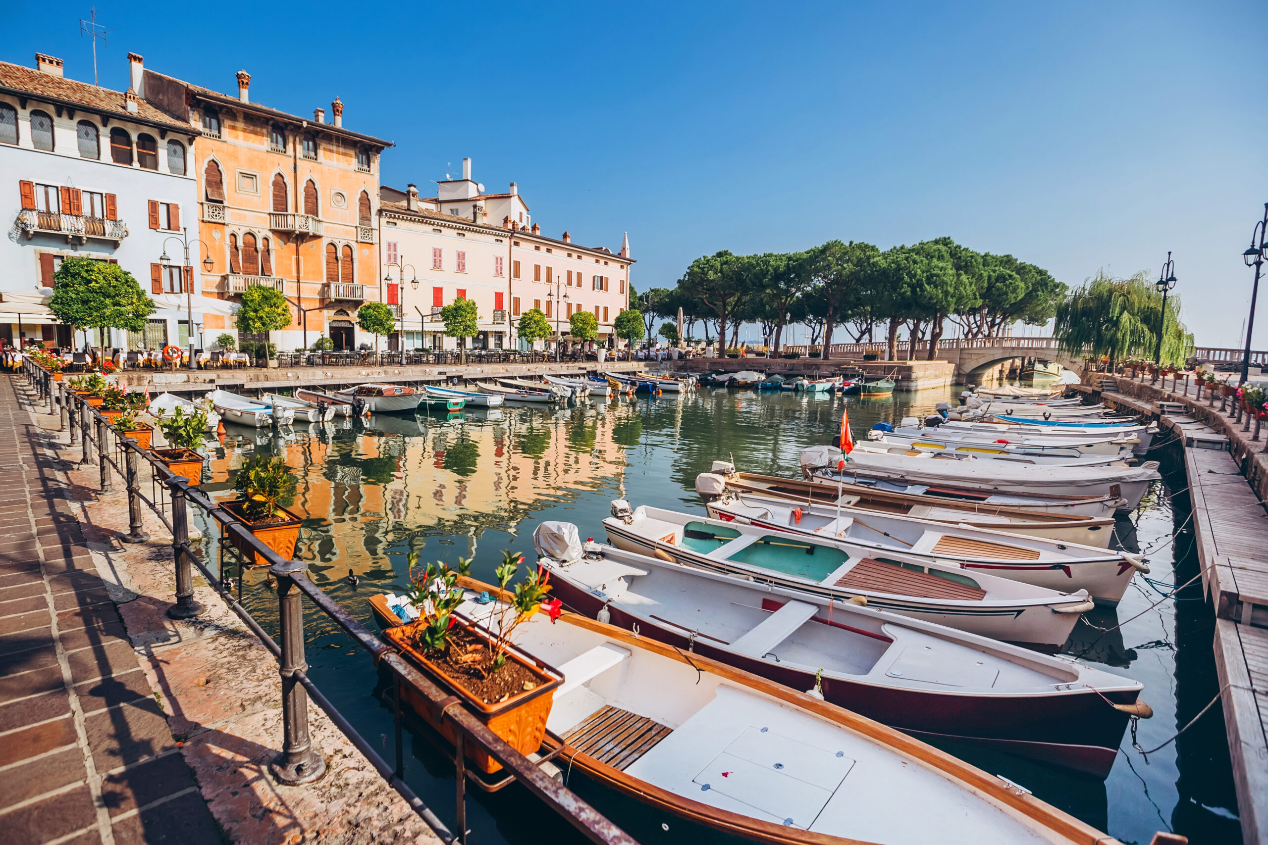 Desenzano del Garda - Shutterstock by AxelRudi