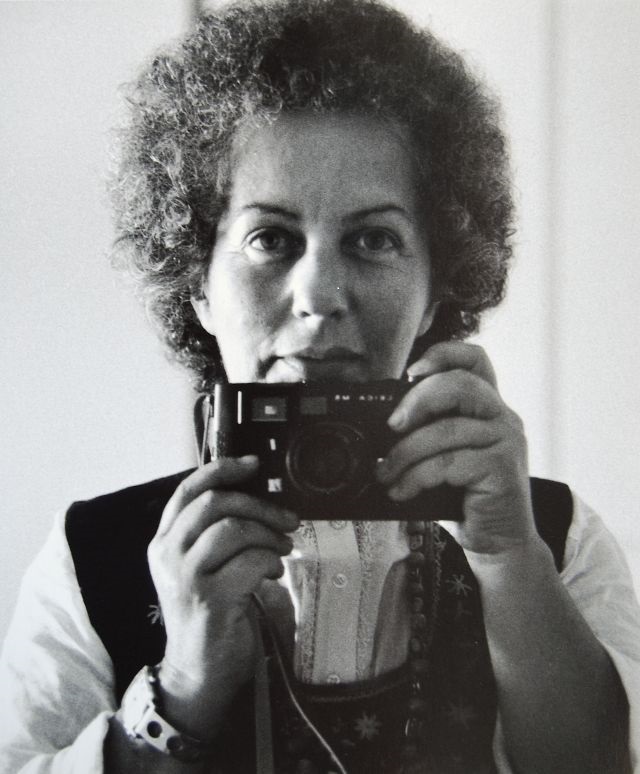 Lisetta Carmi, autoritratto, 1974, © Martini & Ronchetti, courtesy archivio Lisetta Carmi copia