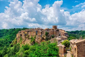 Calcata, un viaggio nel borgo degli artisti