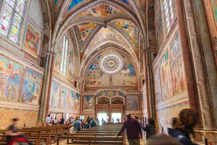 La Basilica Superiore di Assisi, tra le chiese gratuite con opere d'arte famose