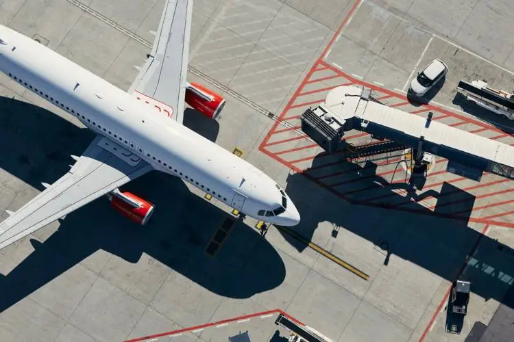 Prendere l'aereo con gli abbonamenti per risparmiare