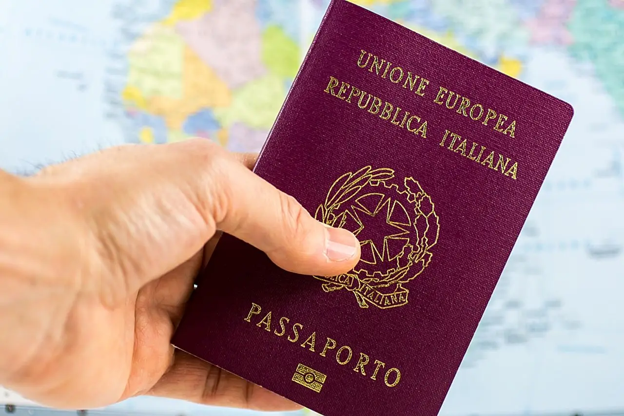 Voli, stop all'obbligo di mostrare la carta d'identità all'imbarco dei voli in aeroporto