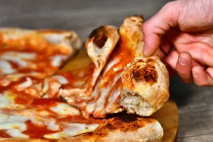 I 5 migliori posti per mangiare la pizza a Napoli secondo lo chef