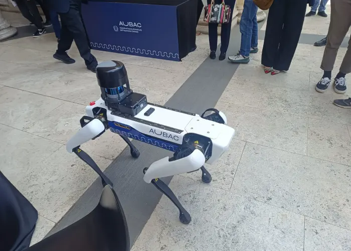 Il cane robot Spot dell'AUBAC
