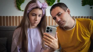 Instagram avviserà i genitori se i figli cercano contenuti su suicidio e autolesionismo