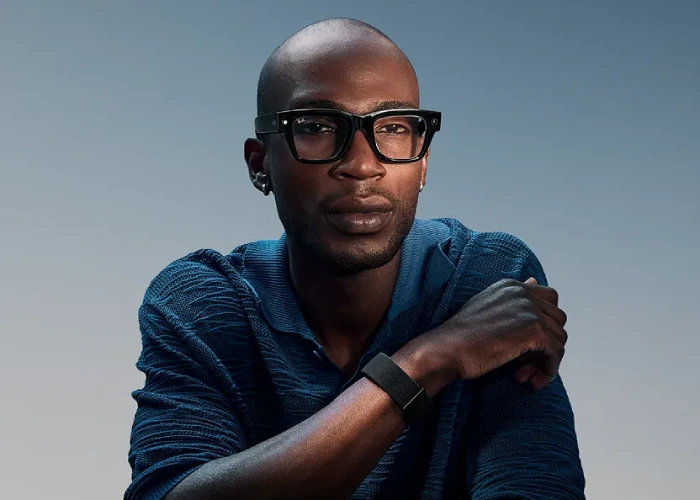 Uomo indossa Meta Ray-Ban Display