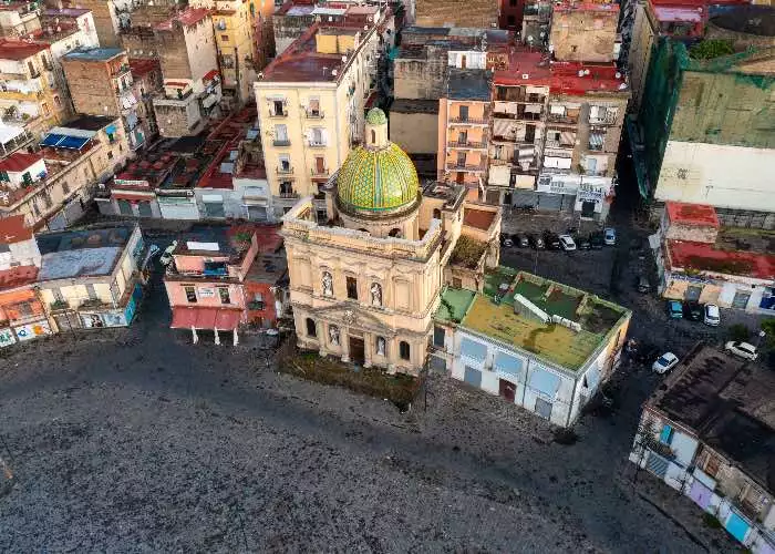 Piazza Mercato Napoli