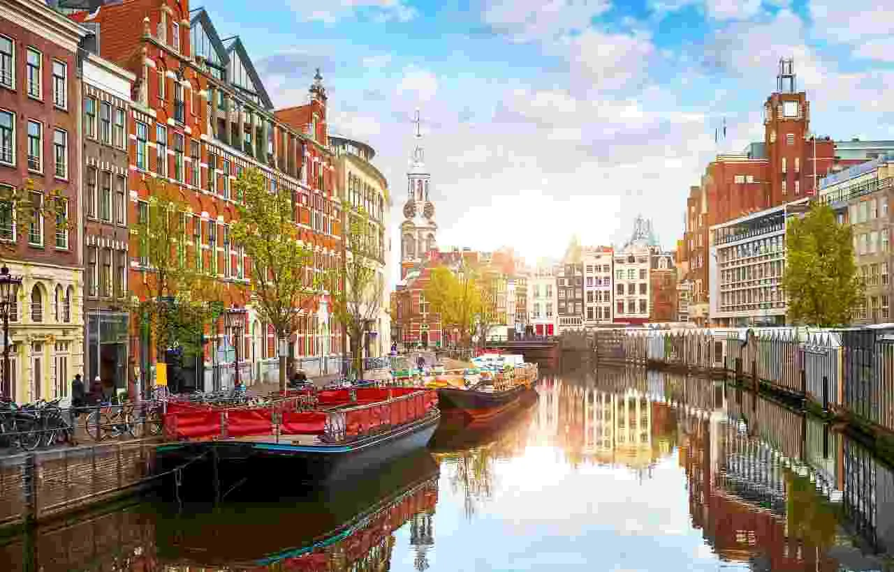 Amsterdam è una delle destinazioni europee più cercate dagli italiani nel 2026