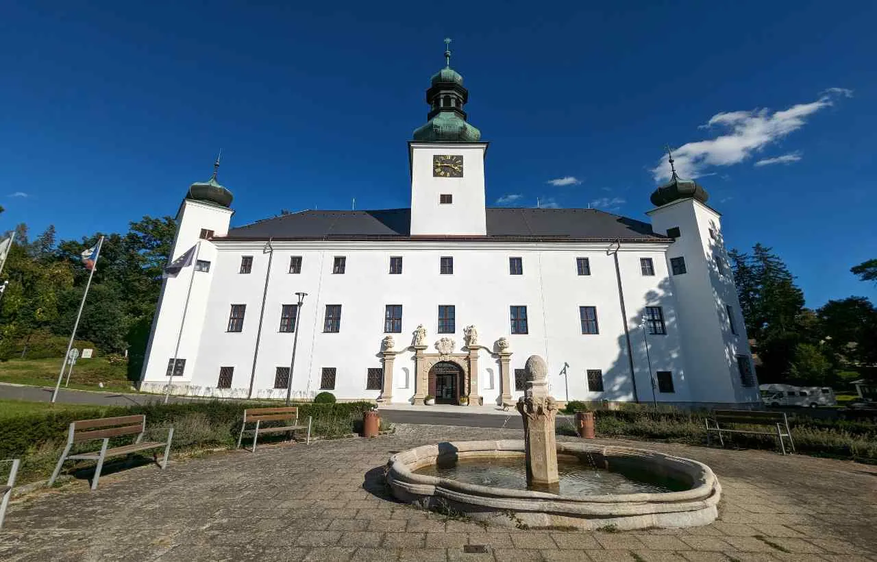 Château Třešť in Boemia, esempio di un Salvaged Stays