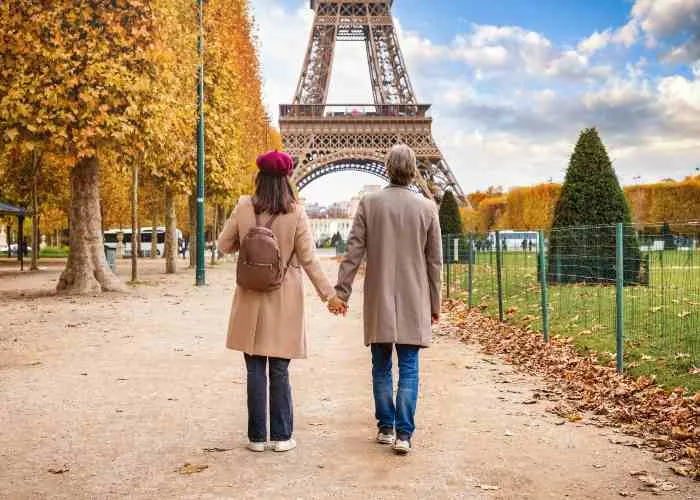 Due turisti a Parigi