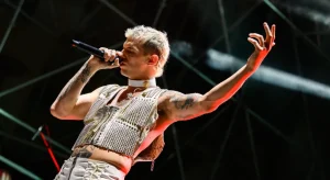 Chi è Achille Lauro: carriera, vita privata e il ruolo nella seconda serata di Sanremo 2026
