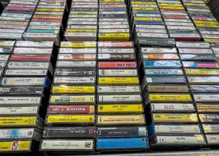 Musicassette in un mercatino