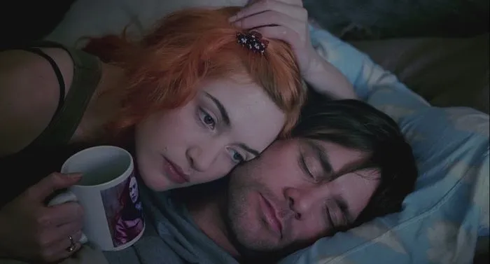 Se mi lasci ti cancello (di Michel Gondry, 2004) è tra i film da vedere a San Valentino se amate le storie d'amore con un risvolto tormentato