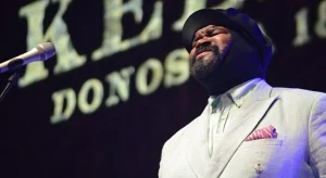 Sanremo 2026 serata cover, chi è Gregory Porter, il jazzista che duetta con Serena Brancale